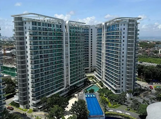 Azure Urban Maui Tower
