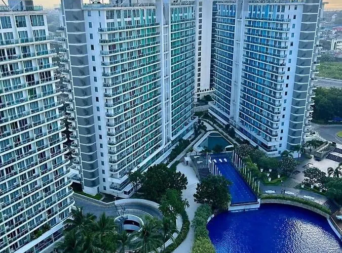 Azure Urban Maui Tower 5* Manila